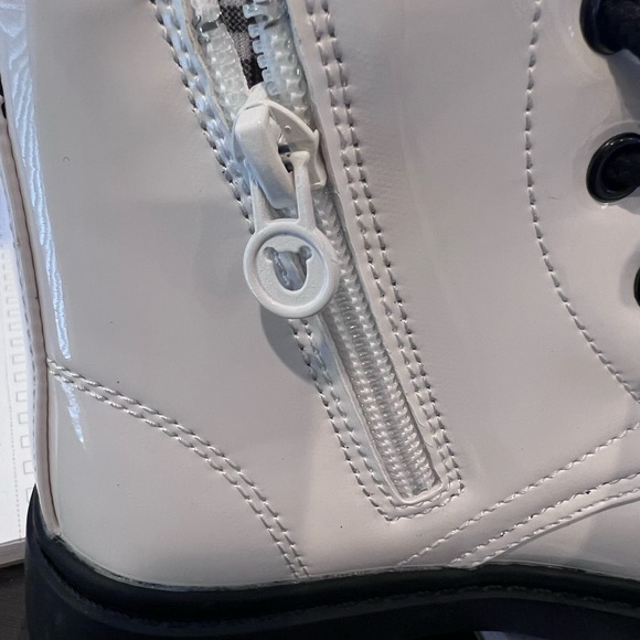 White patent combat boots for kids - Picture 3 of 4